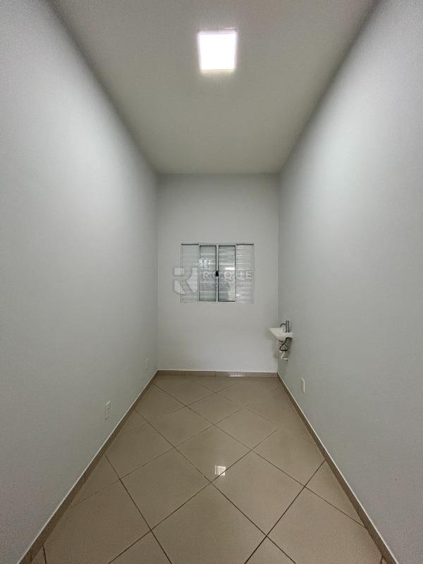 Salas/Conjuntos para aluguel no bairro Vila São João: Sala 4