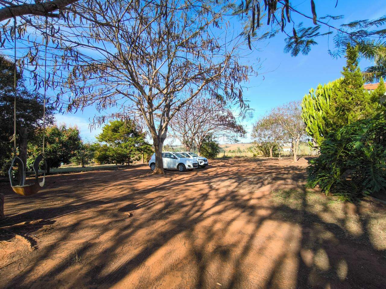 Chácara à venda no bairro Bairro do Pinhal: ESTACIONAMENTO