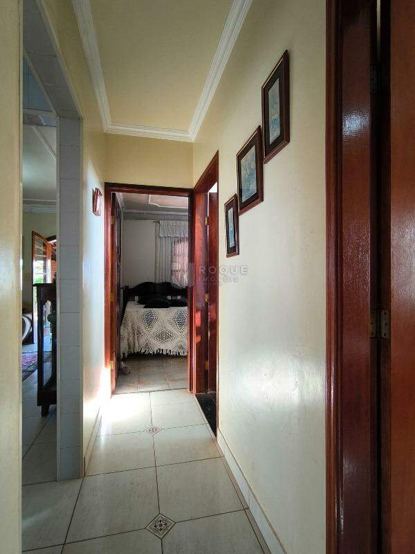 Chácara à venda no bairro Bairro do Pinhal: CORREDOR INTERNO