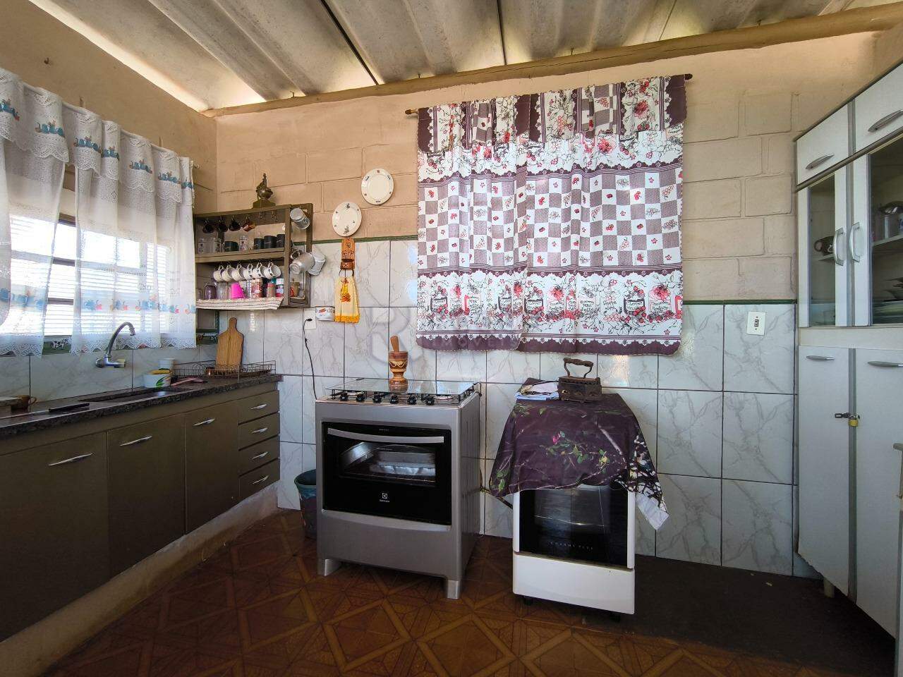 Chácara à venda no bairro Bairro do Pinhal: COZINHA EXTERNA