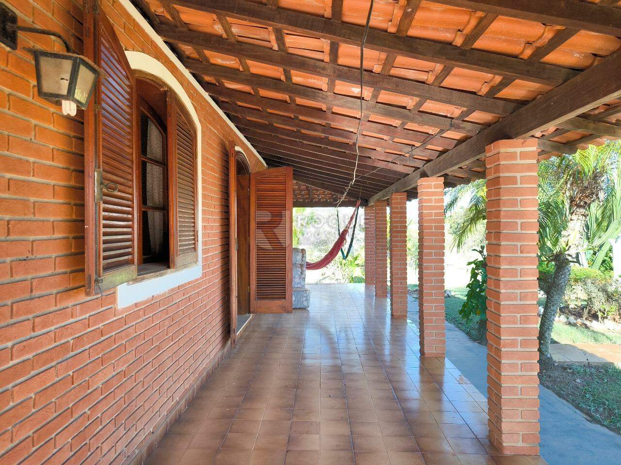 Chácara à venda no bairro Bairro do Pinhal: VARANDA