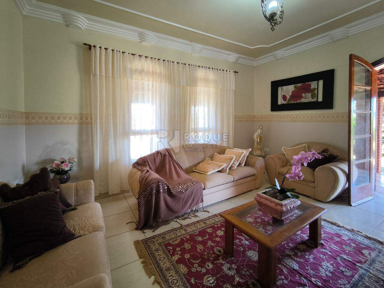 Chácara à venda no bairro Bairro do Pinhal: SALA DE ESTAR