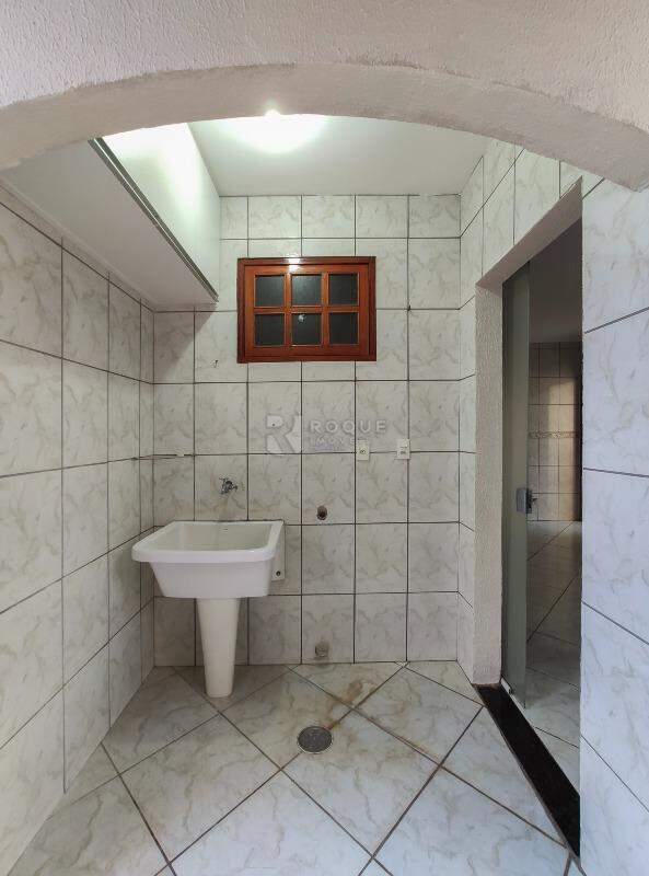 Casa Residencial para aluguel no bairro Jardim Campo Belo: Área de serviço