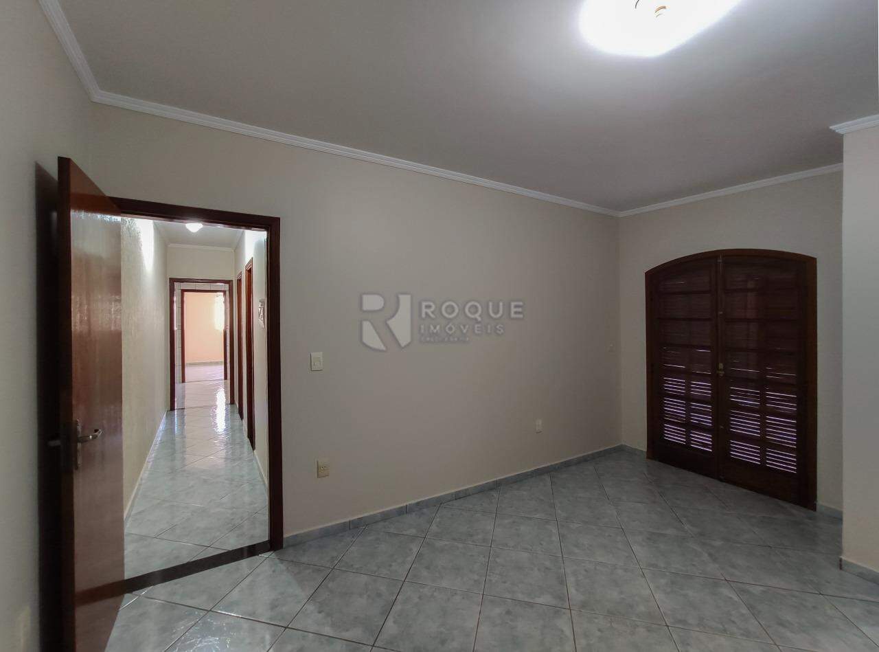 Casa Residencial para aluguel no bairro Jardim Campo Belo: Dormitório 2 suíte