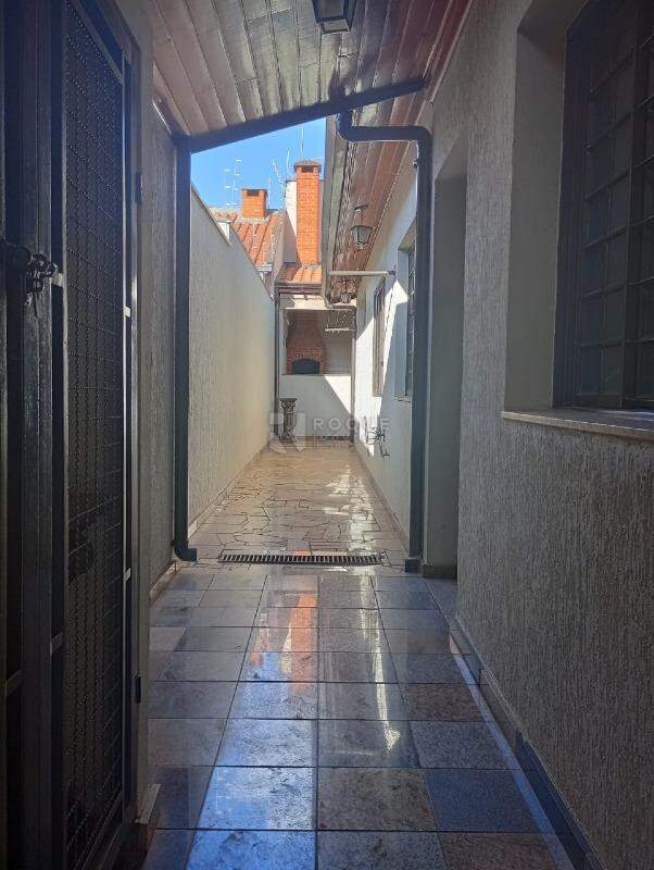 Casa Residencial para aluguel no bairro Vila Agostinho Francisco de Assis: Corredor externo