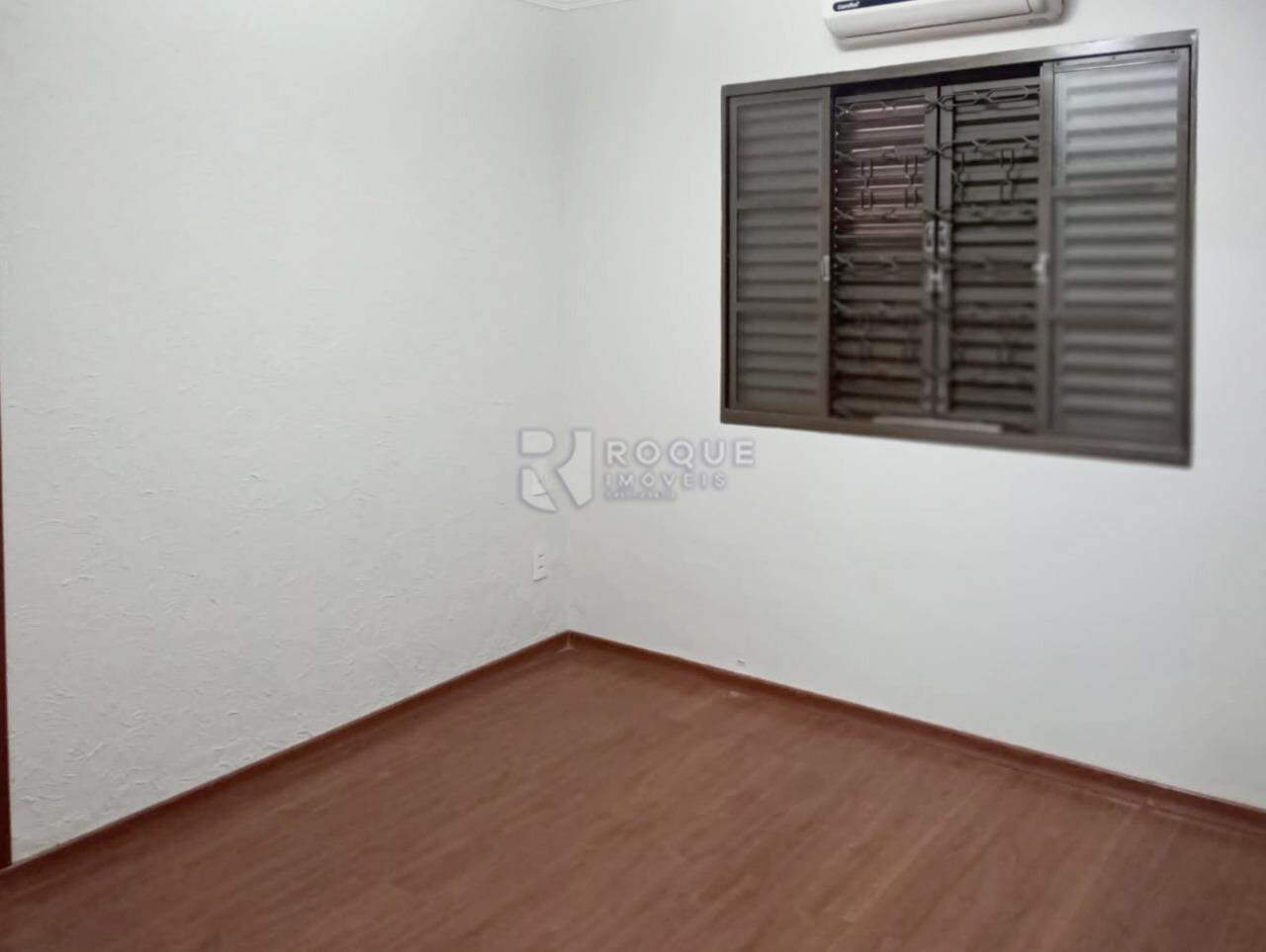 Casa Residencial para aluguel no bairro Vila Agostinho Francisco de Assis: Dormitório 4 Suíte