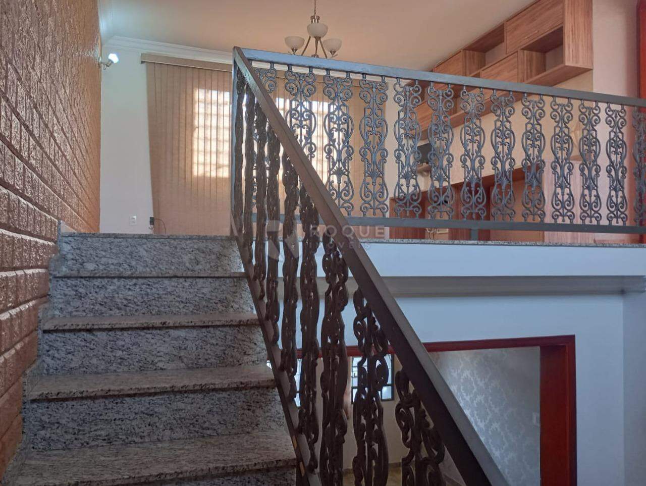 Casa Residencial para aluguel no bairro Vila Agostinho Francisco de Assis: Escada de acesso