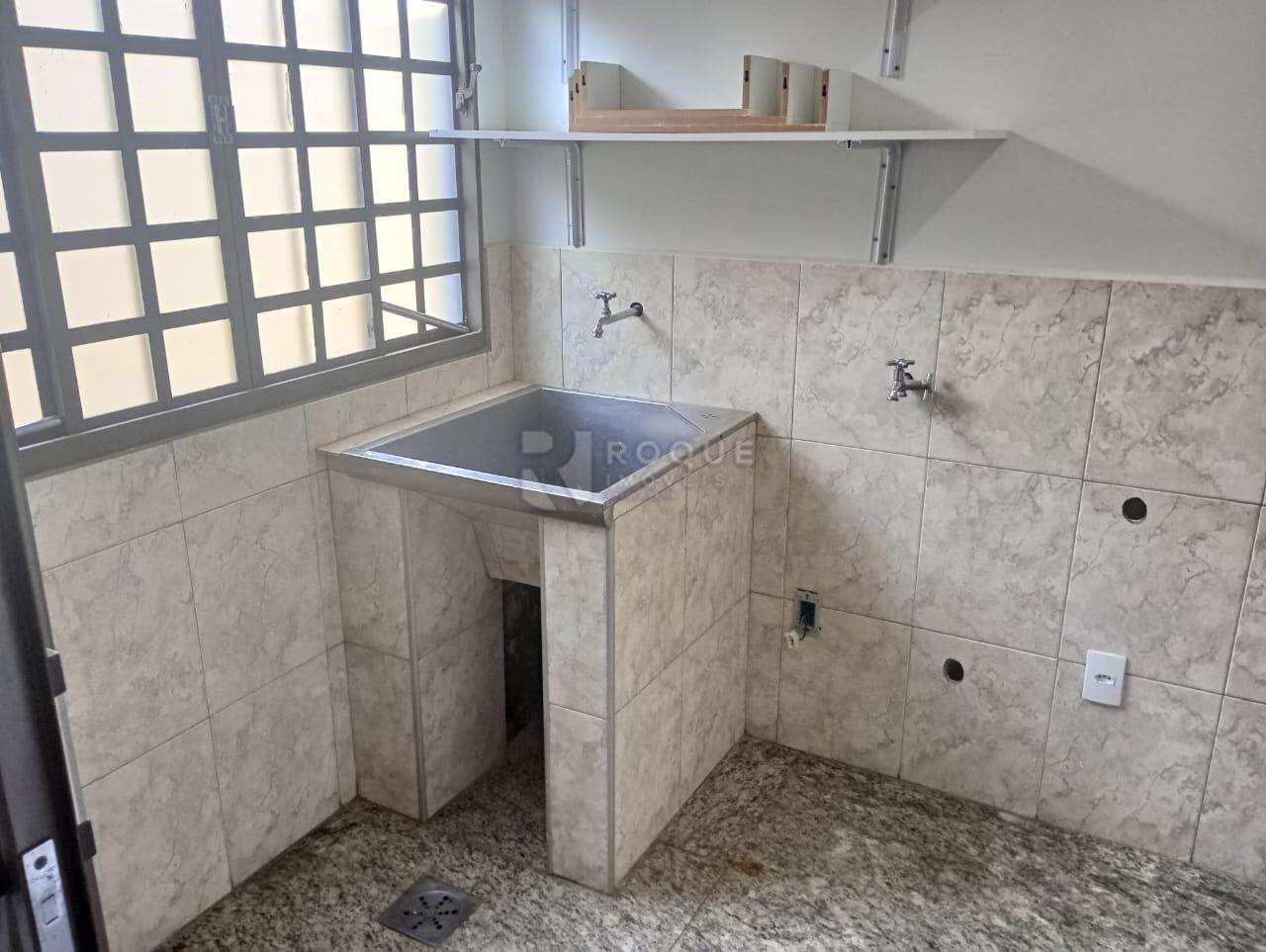Casa Residencial para aluguel no bairro Vila Agostinho Francisco de Assis: Lavanderia