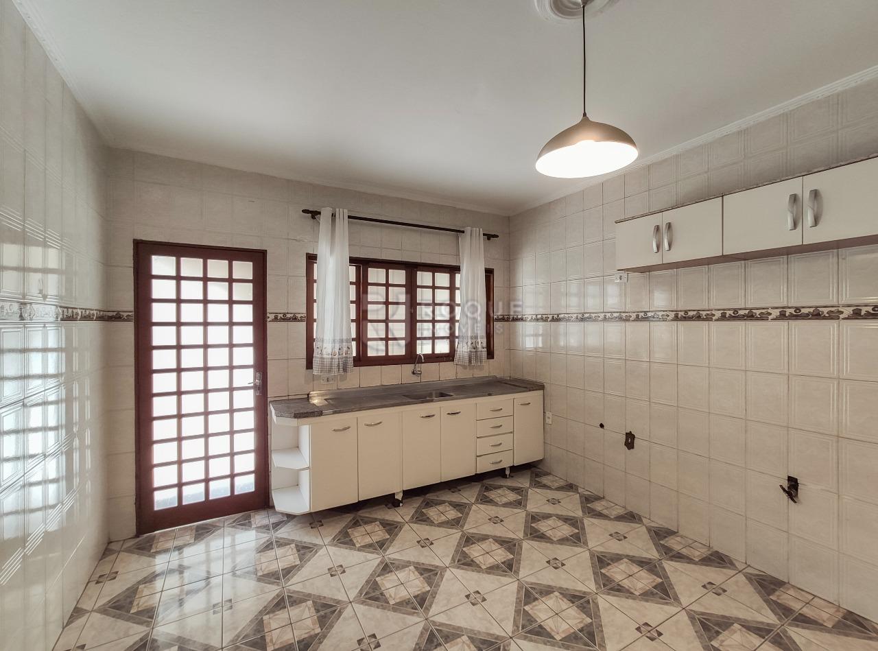 Casa Residencial à venda no bairro Jardim Adélia Cavicchia Grotta: Cozinha 
