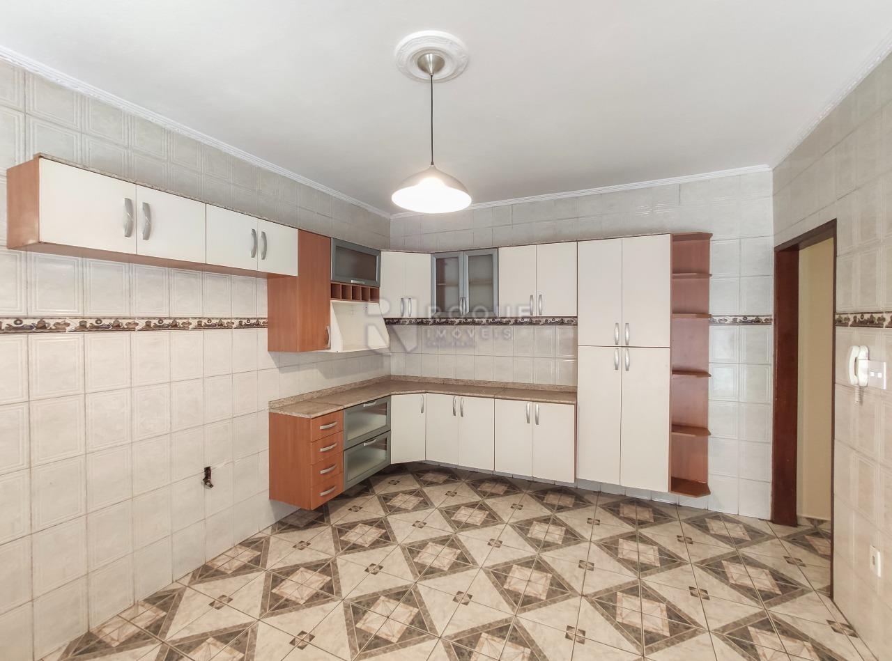 Casa Residencial à venda no bairro Jardim Adélia Cavicchia Grotta: Cozinha 