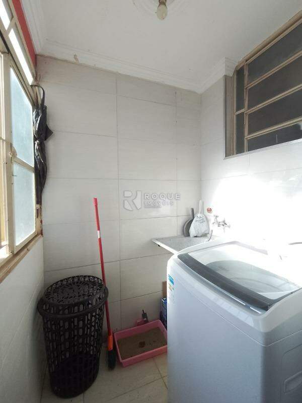 Apartamento à venda no bairro Jardim Olga Veroni: Área de serviço