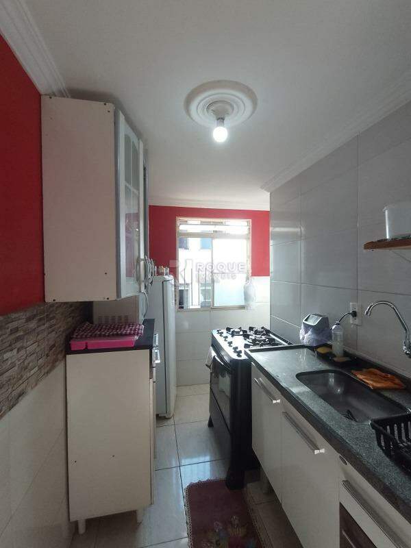 Apartamento à venda no bairro Jardim Olga Veroni: Cozinha