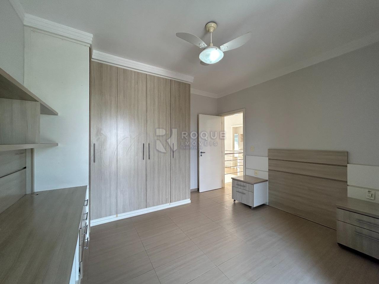 Casa em condomínio à venda no bairro Jardim Terras de Santa Elisa: 