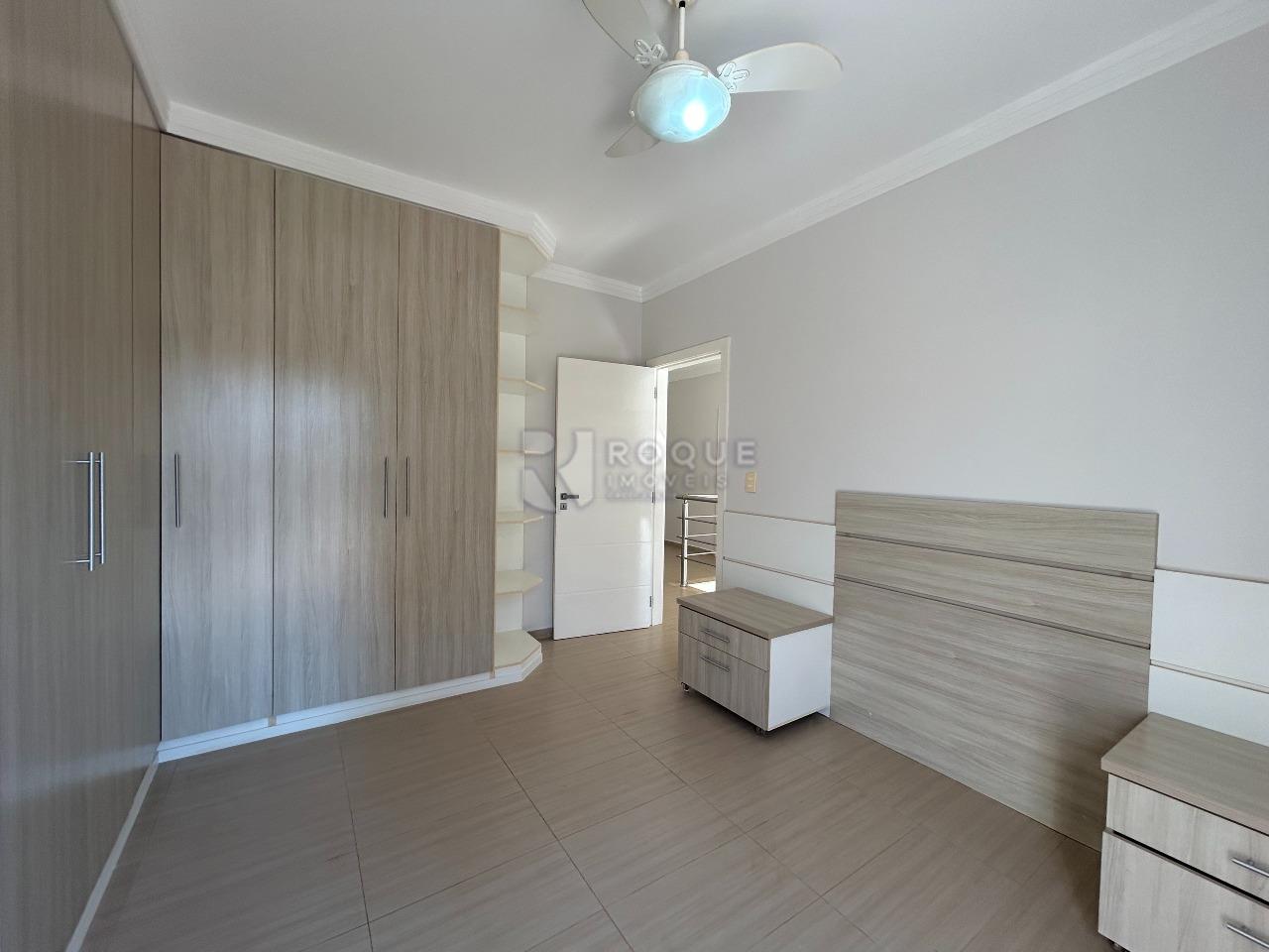 Casa em condomínio à venda no bairro Jardim Terras de Santa Elisa: 