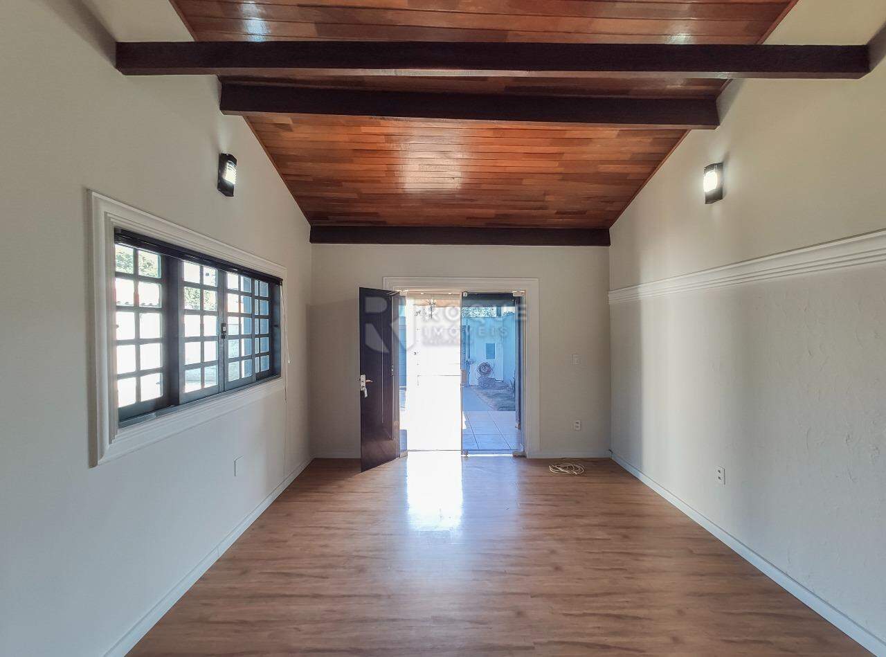 Casa Residencial à venda no bairro Jardim Residencial Village: Sala 