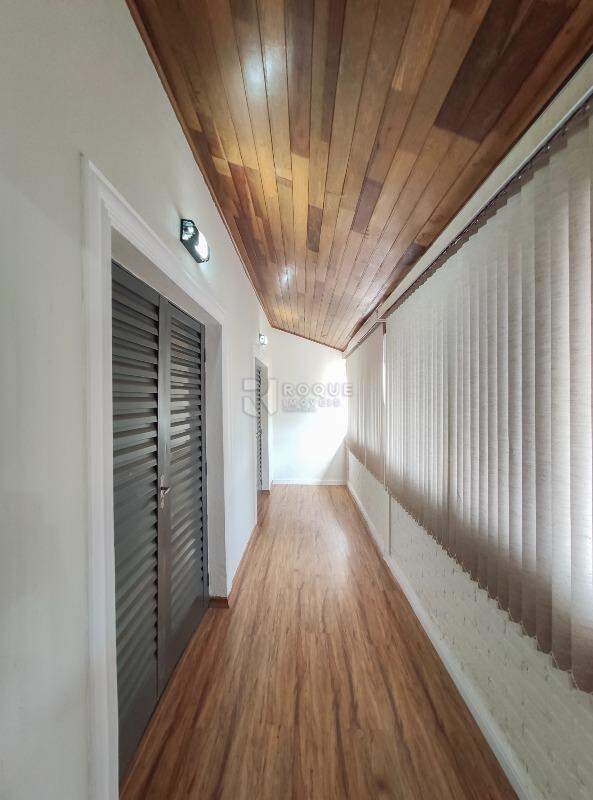 Casa Residencial à venda no bairro Jardim Residencial Village: Hall de acesso dormitórios 