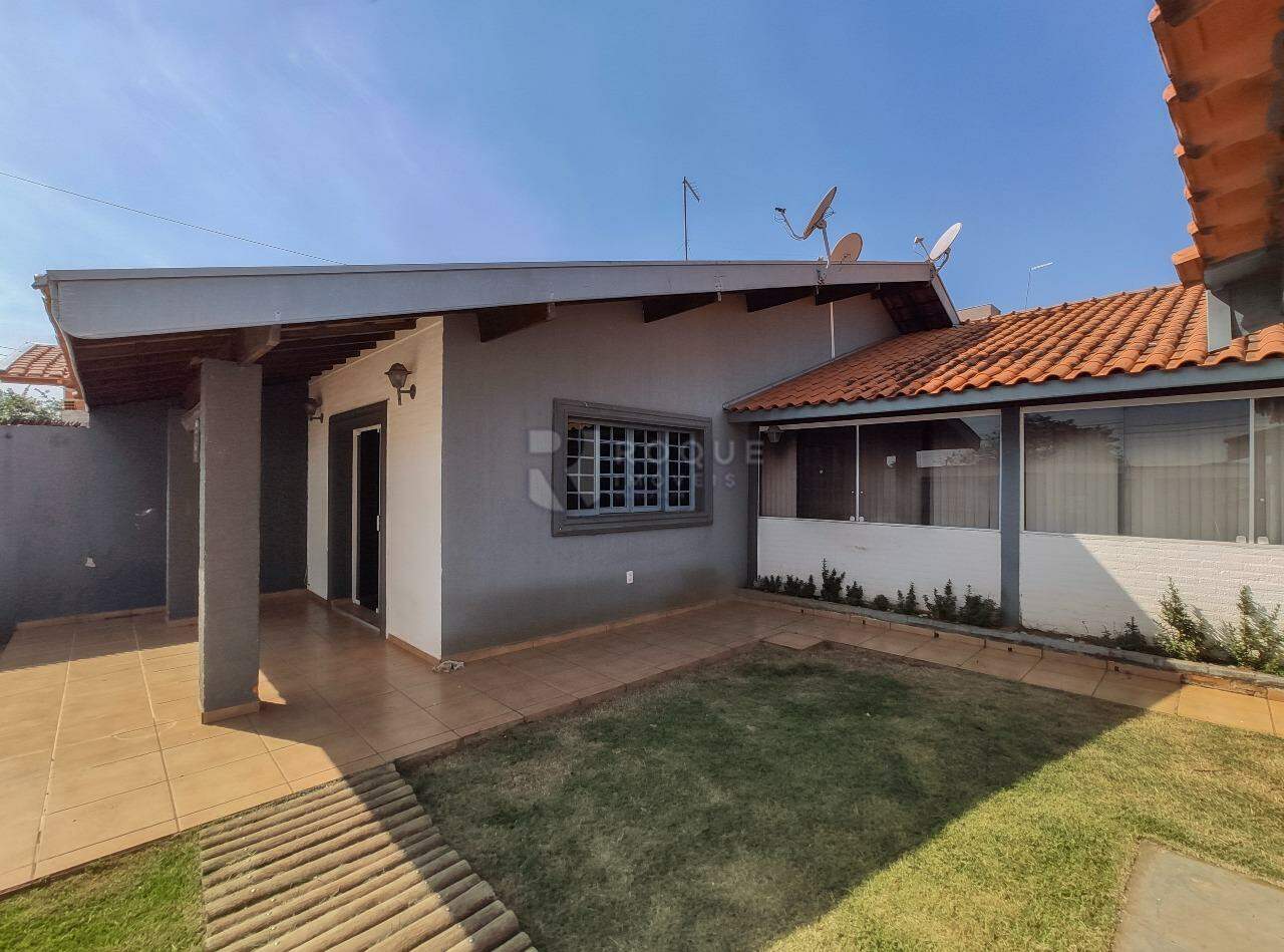 Casa Residencial à venda no bairro Jardim Residencial Village: Área externa