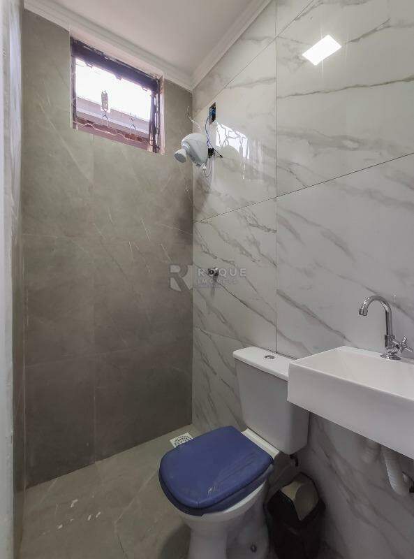 Casa Residencial à venda no bairro Jardim Residencial Village: WC social 