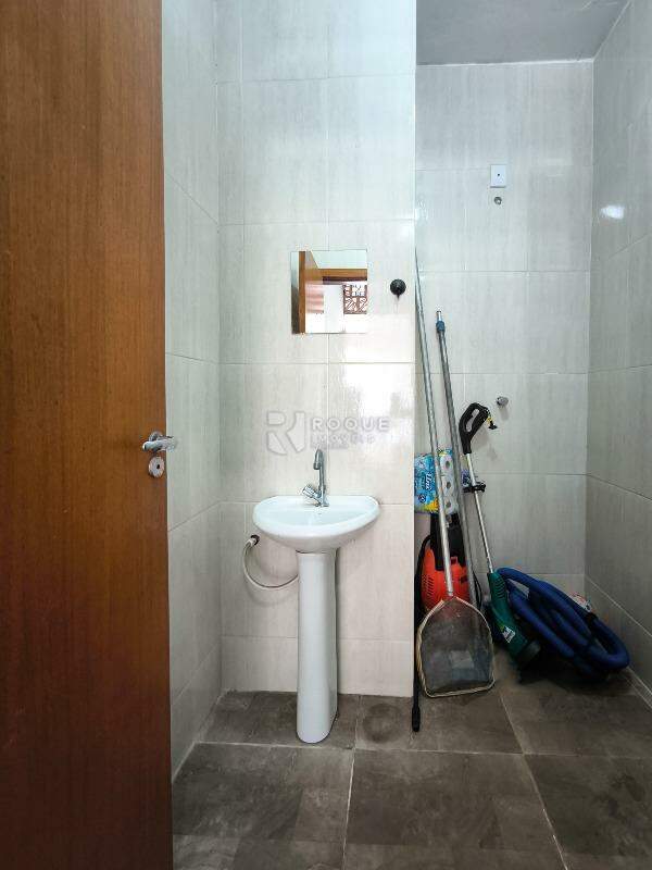 Casa Residencial à venda no bairro Jardim Ouro Verde: BANHEIRO SOCIAL EXTERNO