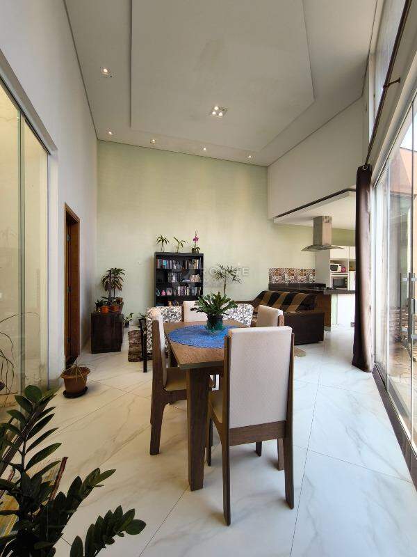Casa Residencial à venda no bairro Jardim Ouro Verde: SALA DE JANTAR