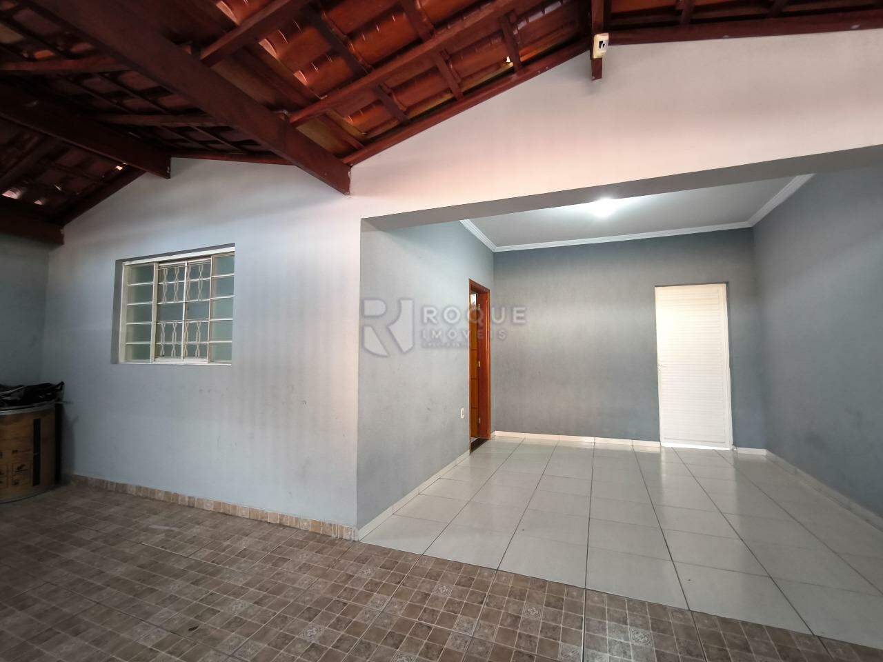 Casa Residencial à venda no bairro Jardim Residencial Guimarães: GARAGEM