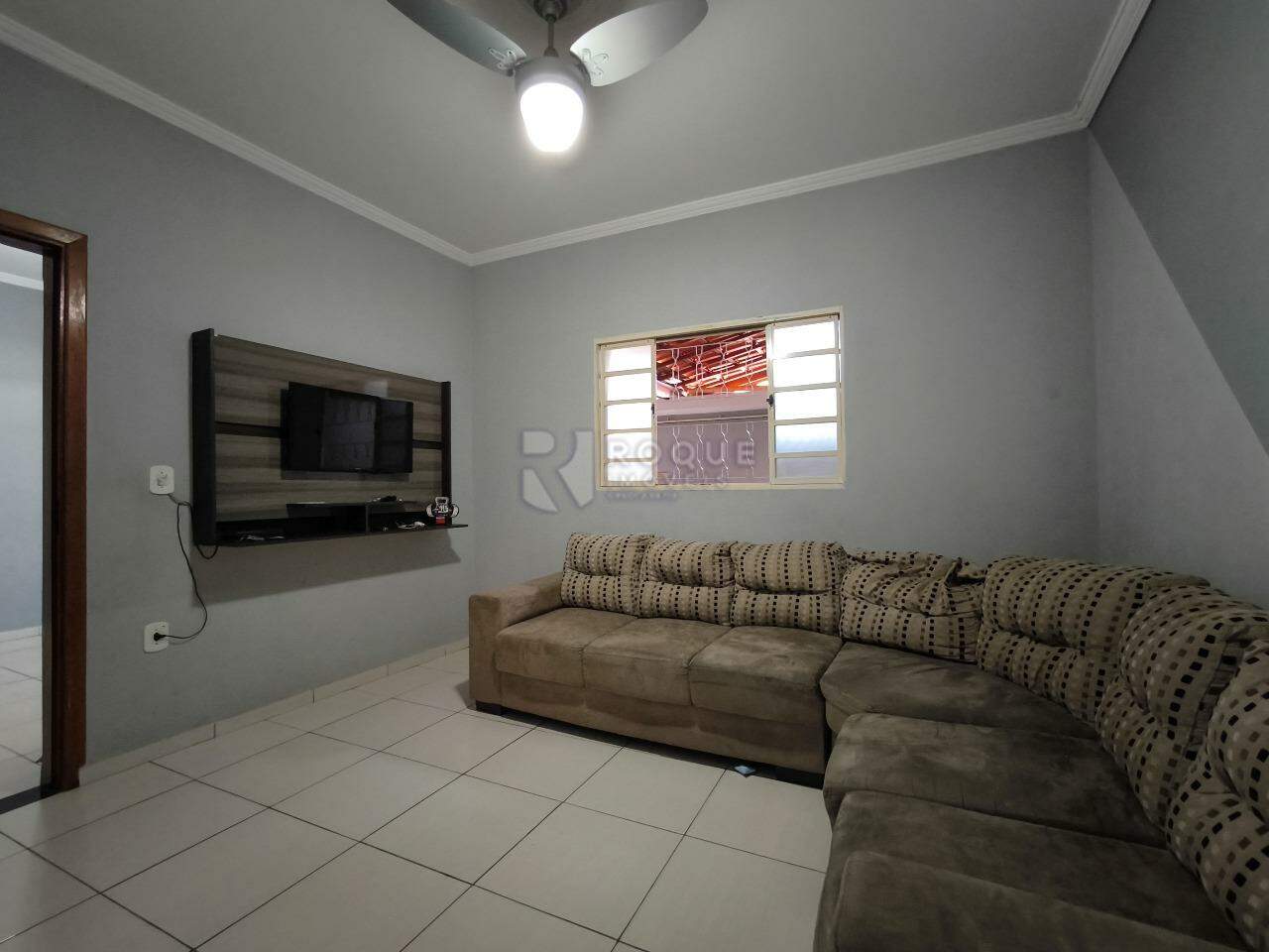 Casa Residencial à venda no bairro Jardim Residencial Guimarães: SALA DE ESTAR