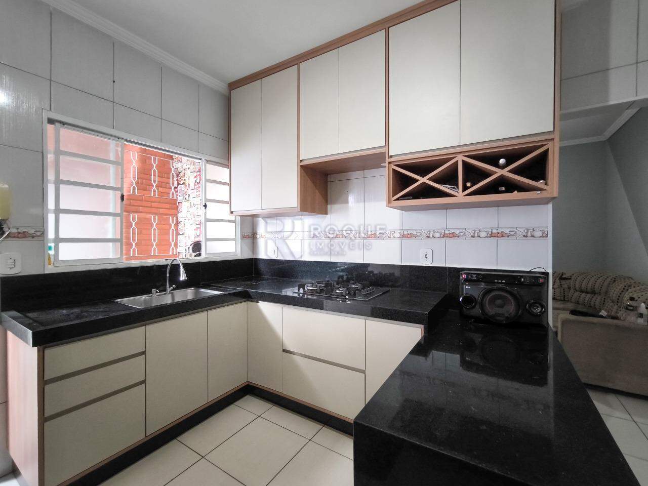 Casa Residencial à venda no bairro Jardim Residencial Guimarães: COZINHA