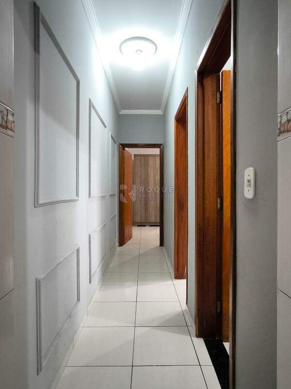 Casa Residencial à venda no bairro Jardim Residencial Guimarães: CORREDOR INTERNO