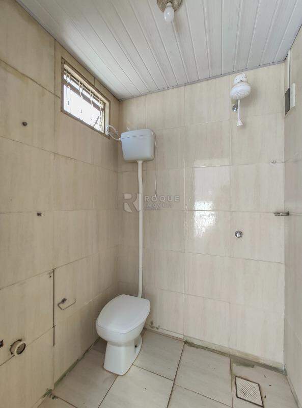Casa Residencial para aluguel no bairro Vila Queiroz: WC fundo 