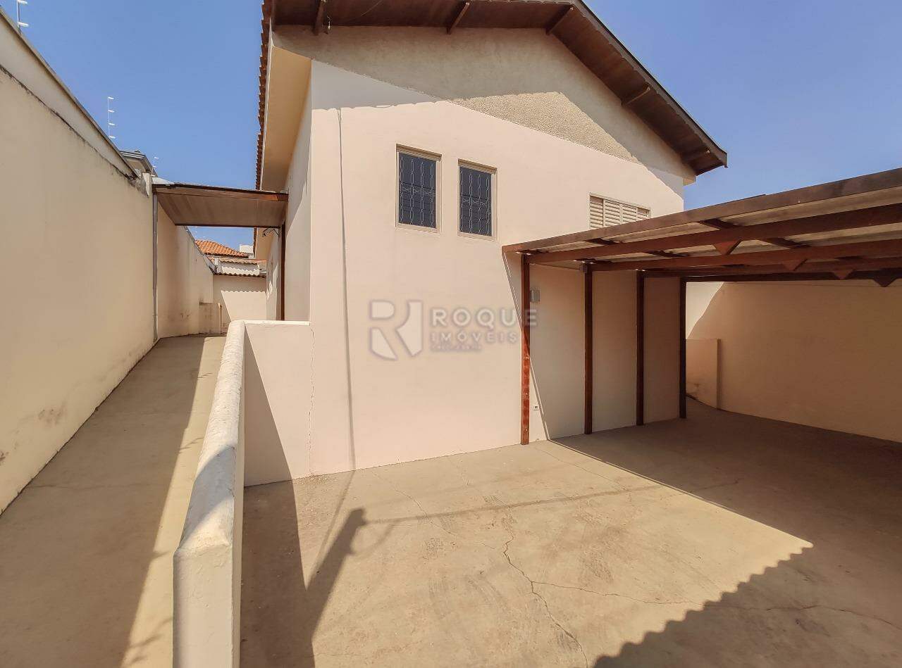 Casa Residencial para aluguel no bairro Vila Queiroz: Frente / garagem