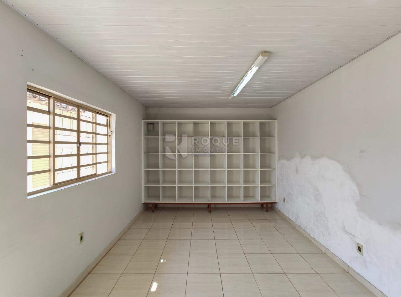 Casa Residencial para aluguel no bairro Vila Queiroz: Sala fundo 