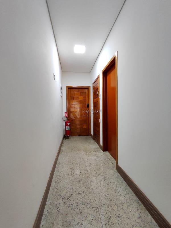 Casa Comercial para aluguel no bairro Centro: CORREDOR INTERNO 2