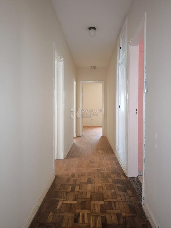 Casa Residencial à venda no bairro Vila Claudia: CORREDOR INTERNO