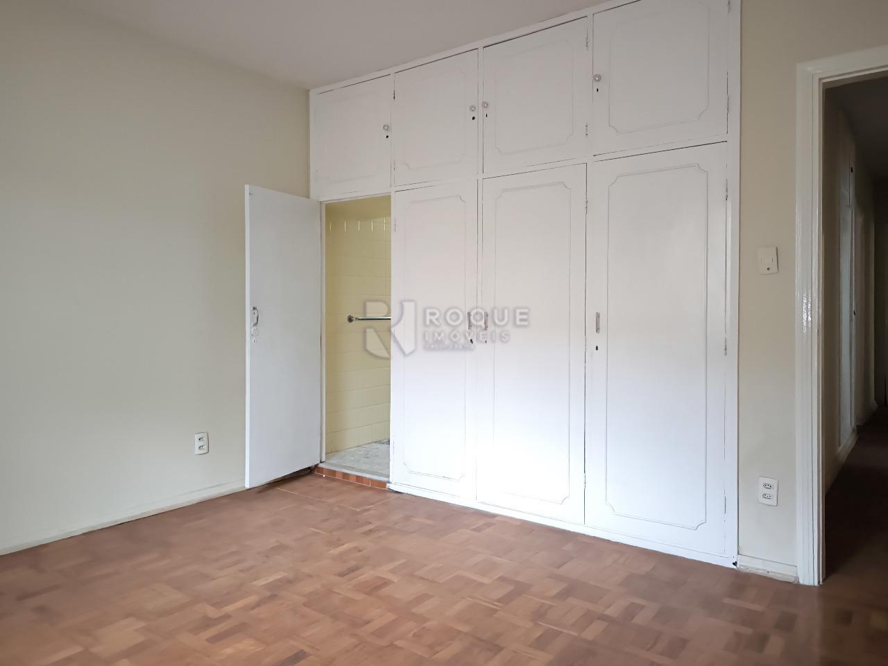 Casa Residencial à venda no bairro Vila Claudia: SUÍTE