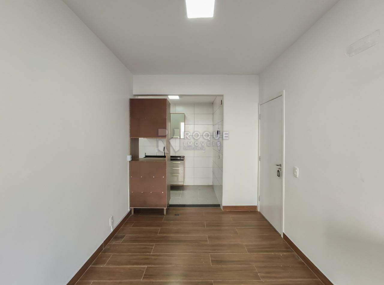 Apartamento para aluguel no bairro Vale das Esmeraldas: Sala 