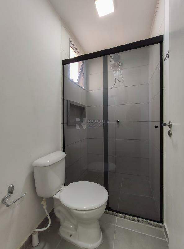 Apartamento para aluguel no bairro Vale das Esmeraldas: WC suíte 