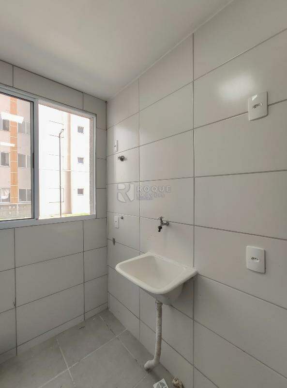 Apartamento para aluguel no bairro Vale das Esmeraldas: Área de serviço 
