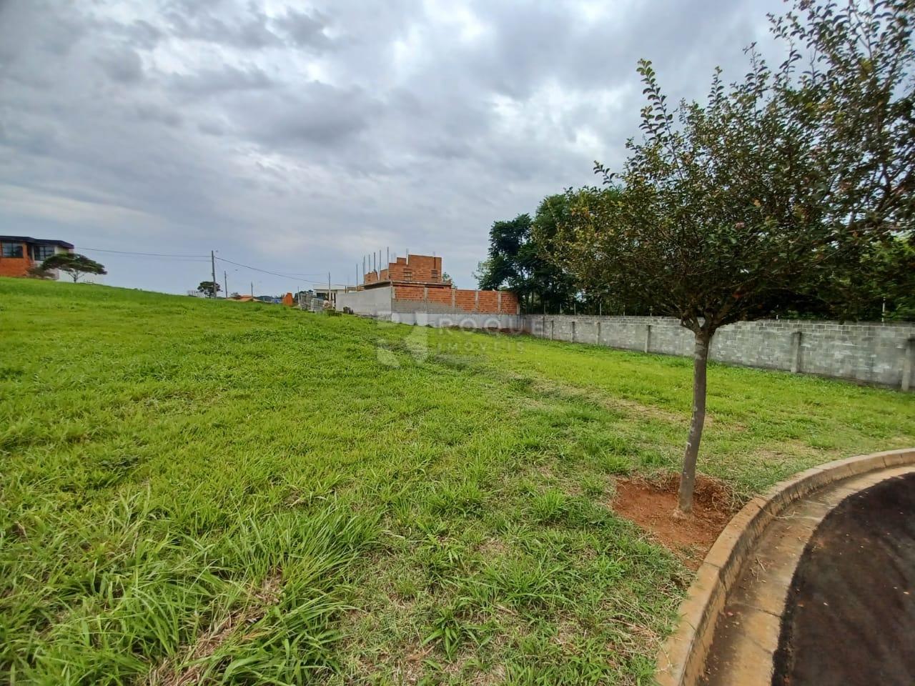 Terreno em condomínio à venda no bairro Residencial Florisa: 