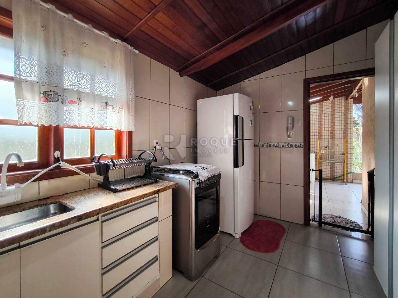 Chácara à venda no bairro Bairro dos Pires: COZINHA