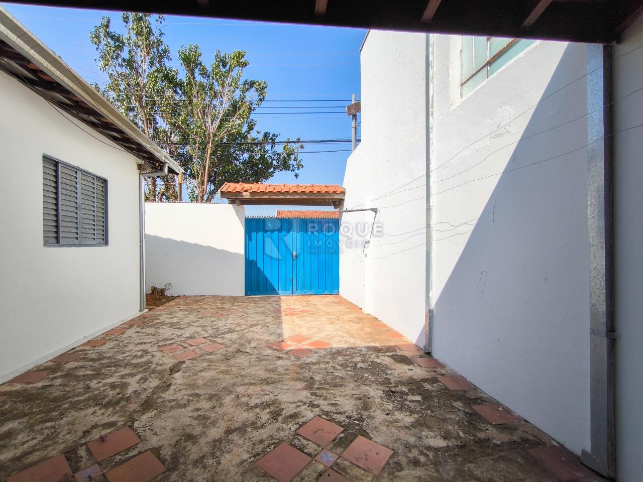 Casa Comercial à venda no bairro Jardim Nova Europa: QUINTAL