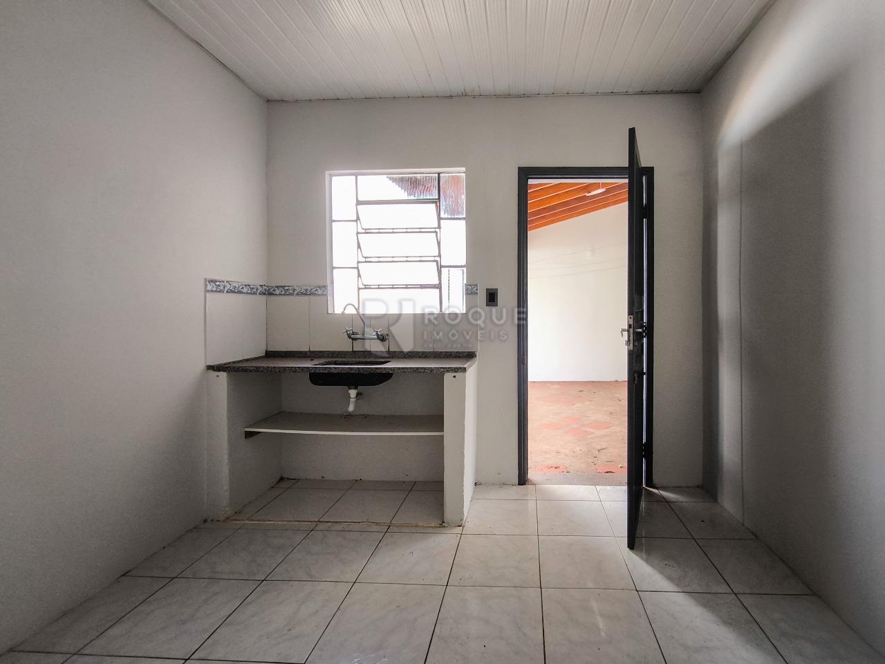 Casa Comercial à venda no bairro Jardim Nova Europa: COZINHA