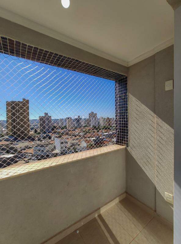 Apartamento à venda no bairro Centro: Sacada 