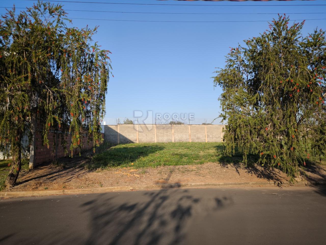 Terreno em condomínio à venda no bairro Vale das Oliveiras: FRENTE