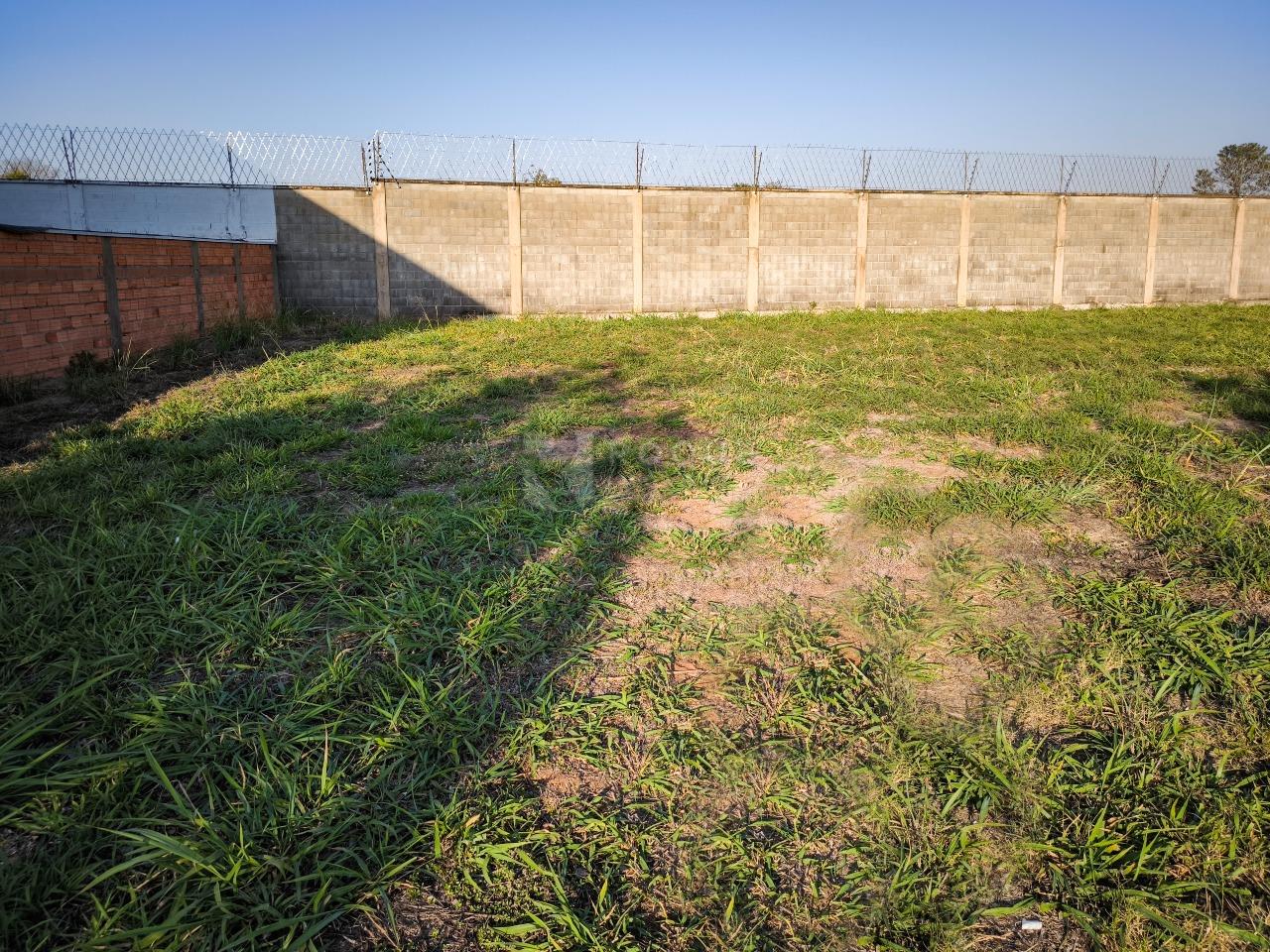 Terreno em condomínio à venda no bairro Vale das Oliveiras: 