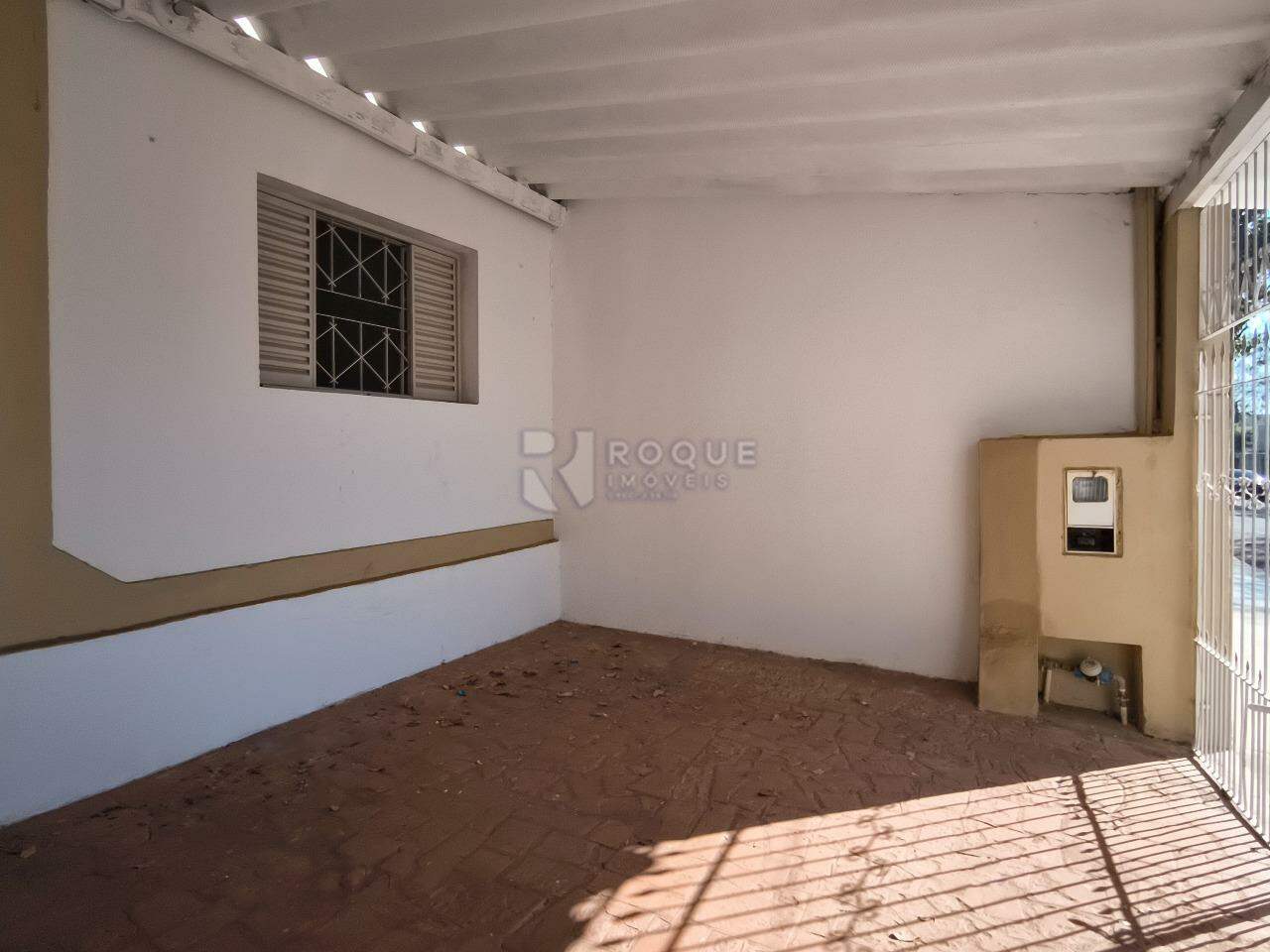 Casa Residencial à venda no bairro Jardim Nova Itália: GARAGEM