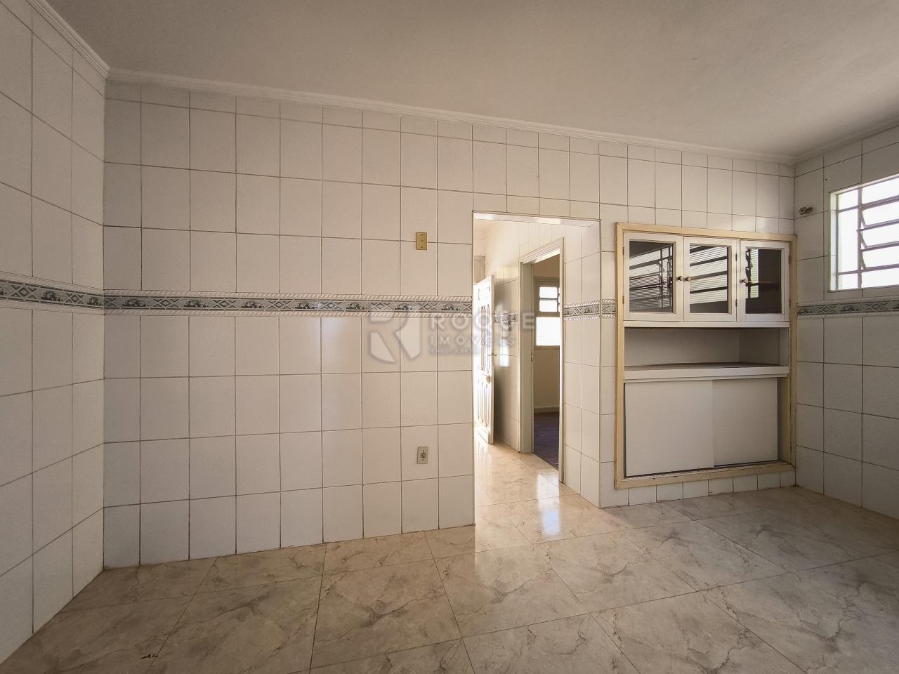 Casa Comercial à venda no bairro Centro: COZINHA