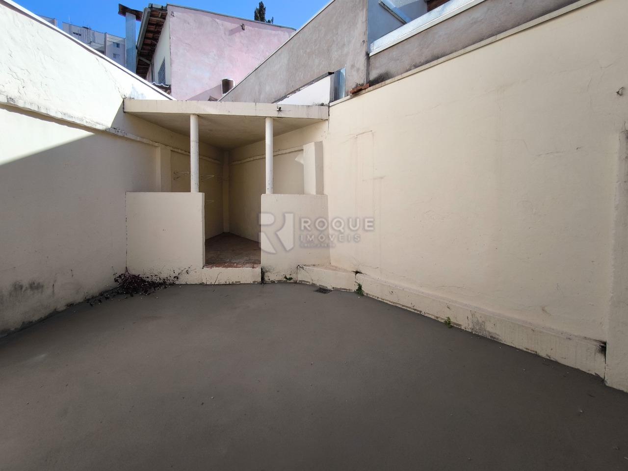 Casa Comercial à venda no bairro Centro: QUINTAL