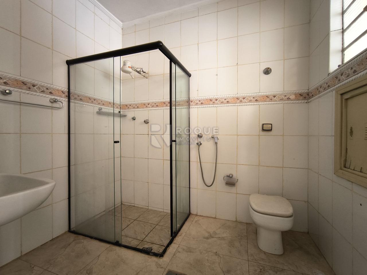 Casa Comercial à venda no bairro Centro: BANHEIRO SOCIAL