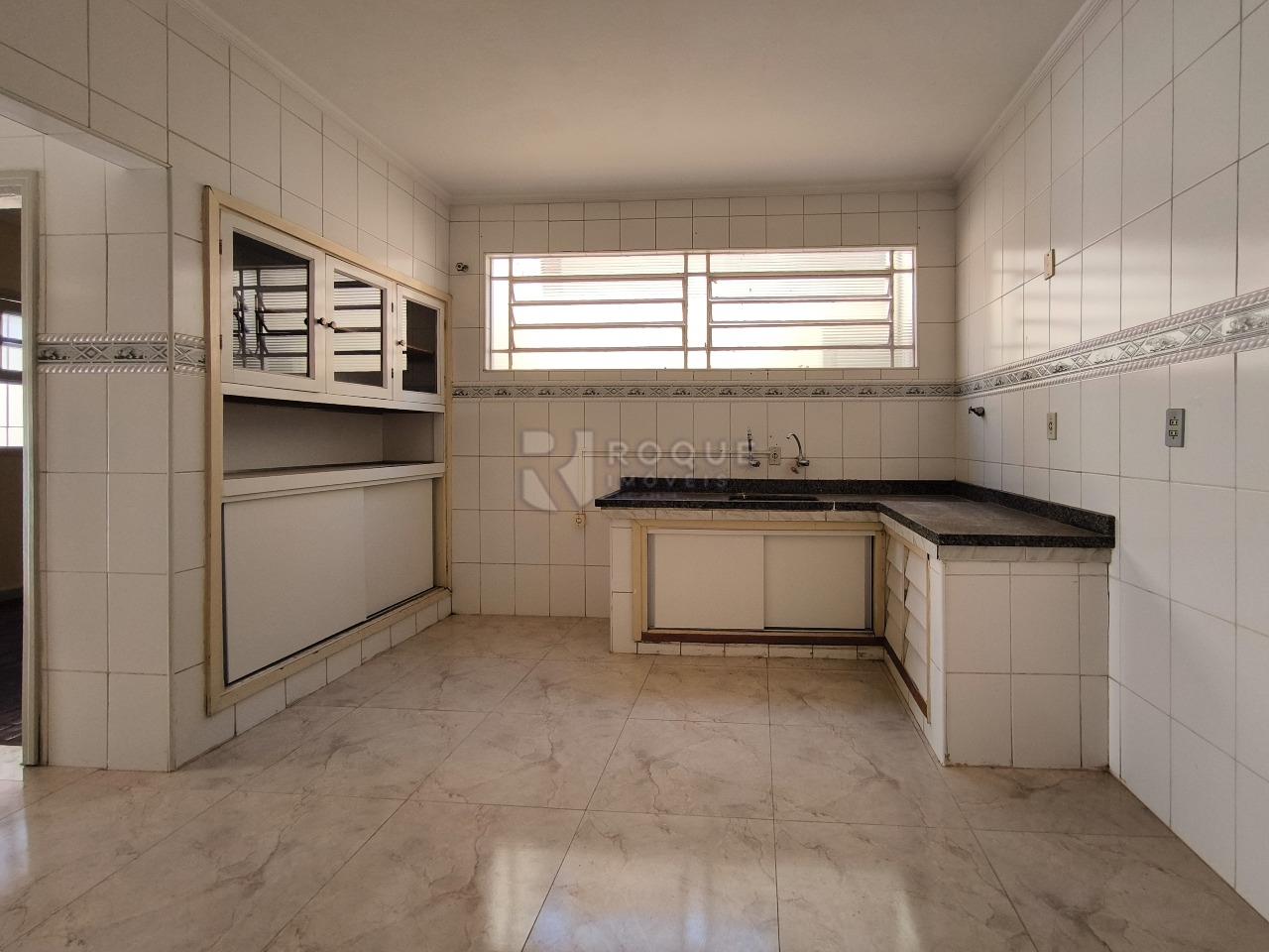 Casa Comercial à venda no bairro Centro: COZINHA