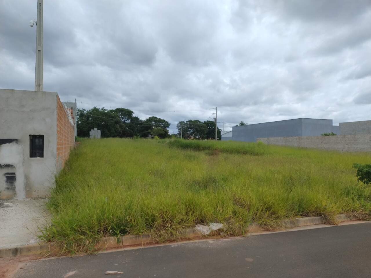 Terreno à venda no bairro Jardim Campo Verde II: 